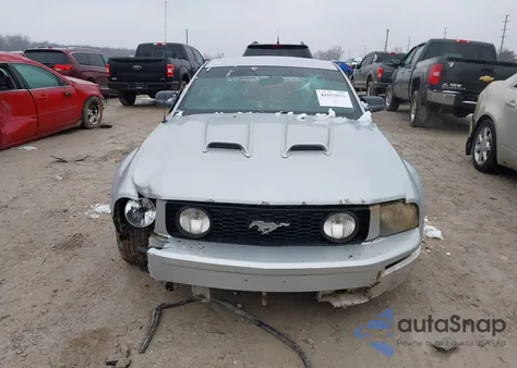 2005 Ford Mustang Gt Deluxe/Gt Premium z USA, uszkodzony, nr VIN 1ZVHT82H755103659